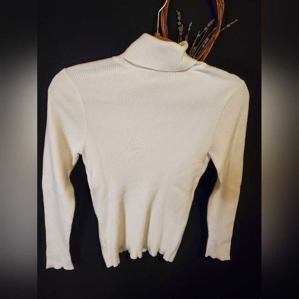 White House Black Market Turtleneck Sweater - Picture 5 of 5